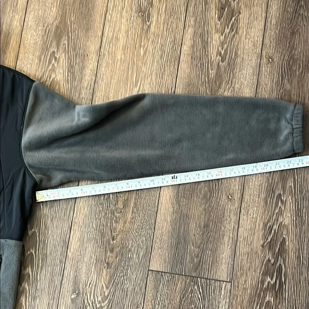 Columbia Two-Tone Fleece Jacket in Black and Gray Adult Size Small